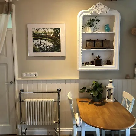 Bnb Onder De Blauwe Hemel Bed & Breakfast Vlijmen