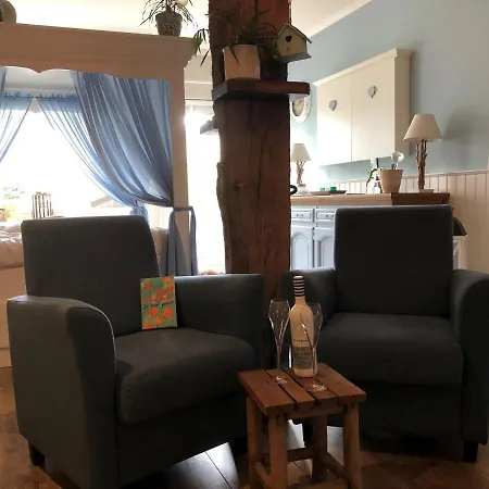 Bed & Breakfast Bnb Onder De Blauwe Hemel Vlijmen