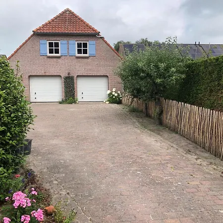 Bnb Onder De Blauwe Hemel Bed & Breakfast Vlijmen