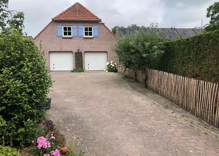 Bnb Onder De Blauwe Hemel Bed & Breakfast Vlijmen